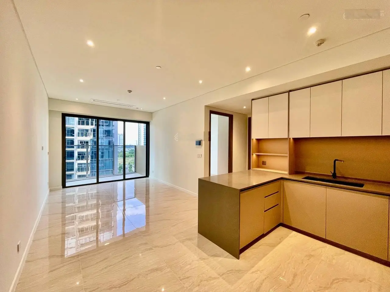 Căn hộ 2PN giá 17,5 tỷ VND tốt nhất với diện tích rộng rãi tại The Opera Residence