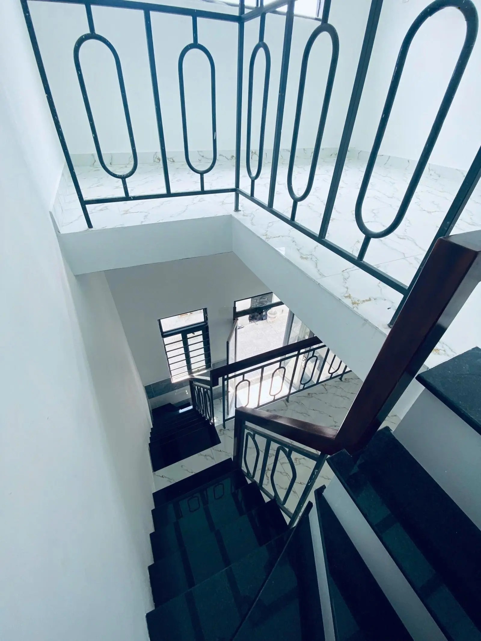 Bán Nhà riêng tại 1 sẹt Đường 824, giá 595 triệu, 60m2 , 1 trệt 1 lửng 1 lầu , KDC hiện hữu