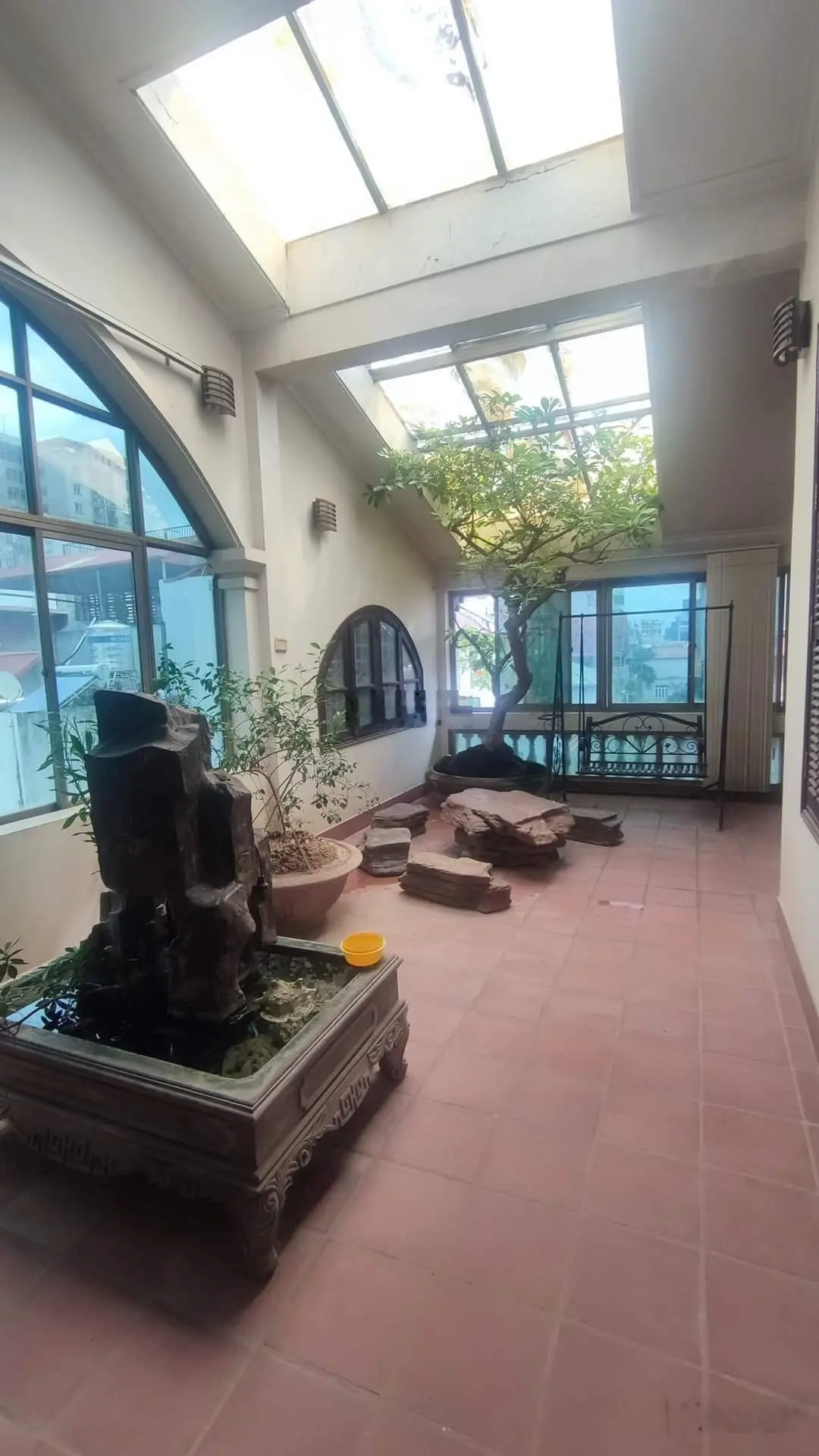 Siêu phẩm phố Võng Thị, Tây Hồ 151m2, 5T, MT 9.8m, giá 36 tỷ, phân lô ô tô tránh - khu víp hiếm bán