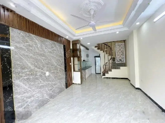 Nhà Nguyễn Khoái (số chẵn), ô tô vào cửa, thoáng trước sau, ngõ thông, 100m ra phố, giá đầu tư