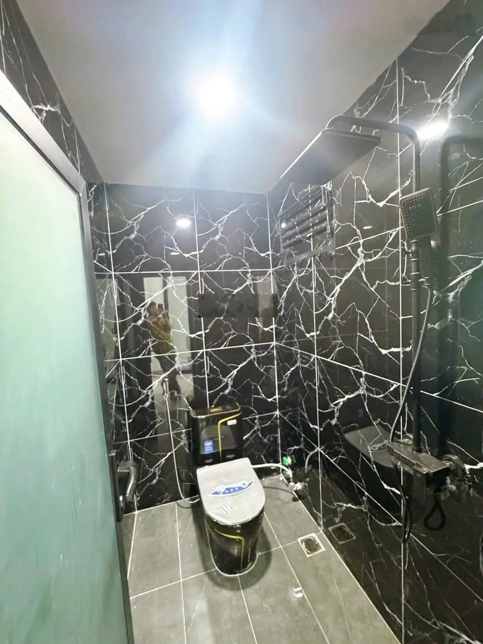 Giá 1TỶ3 Cần Bán Nhanh 60m2, 3PN, 2WC tại Hương lộ 10, Bình Chánh, gần chợ và Trung tâm các BV .