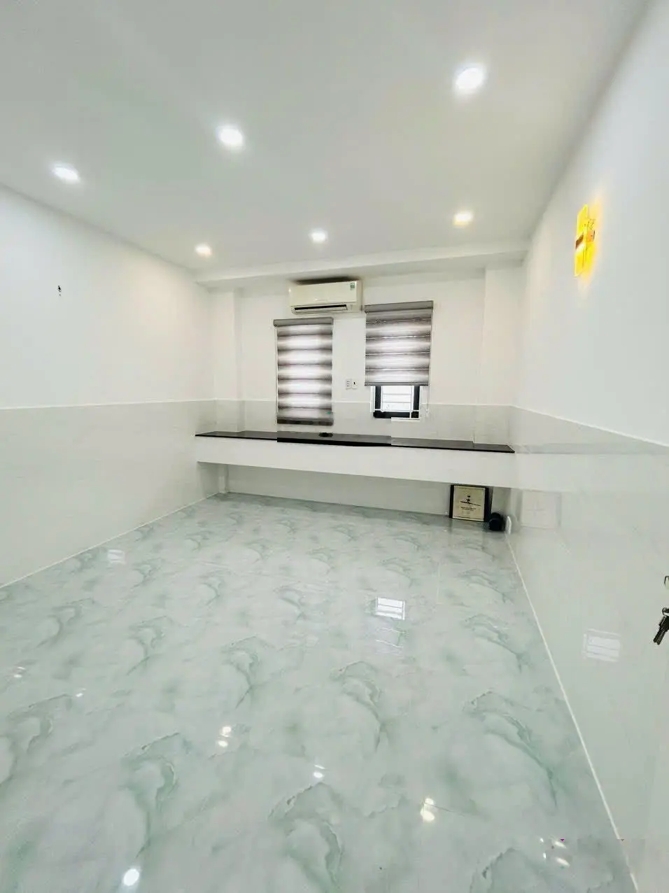 Chính chủ bán nhà 1 trệt 1 lầu 2 mặt tiền hẻm thông thoáng. 1 sẹc hẻm 107 Quang Trung P10. DT 52m2