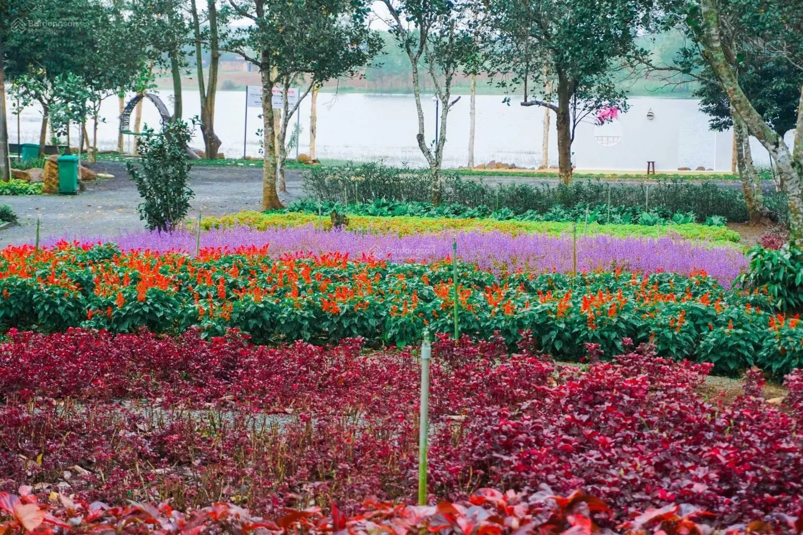 Bán gấp 4,6ha khu du lịch cao nguyên Vân Hòa, view hồ, đang kinh doanh 80 tr - 100 triệu/tuần