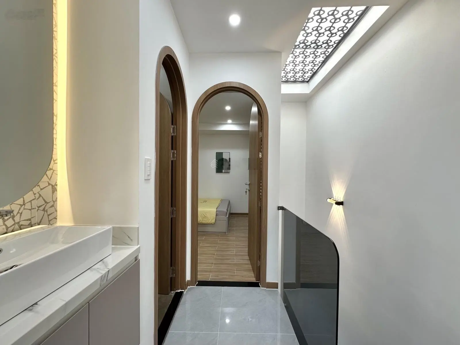 Bán nhà tặng full nội thất trên đường Nguyễn Văn Đậu, phường 11, Bình Thạnh.