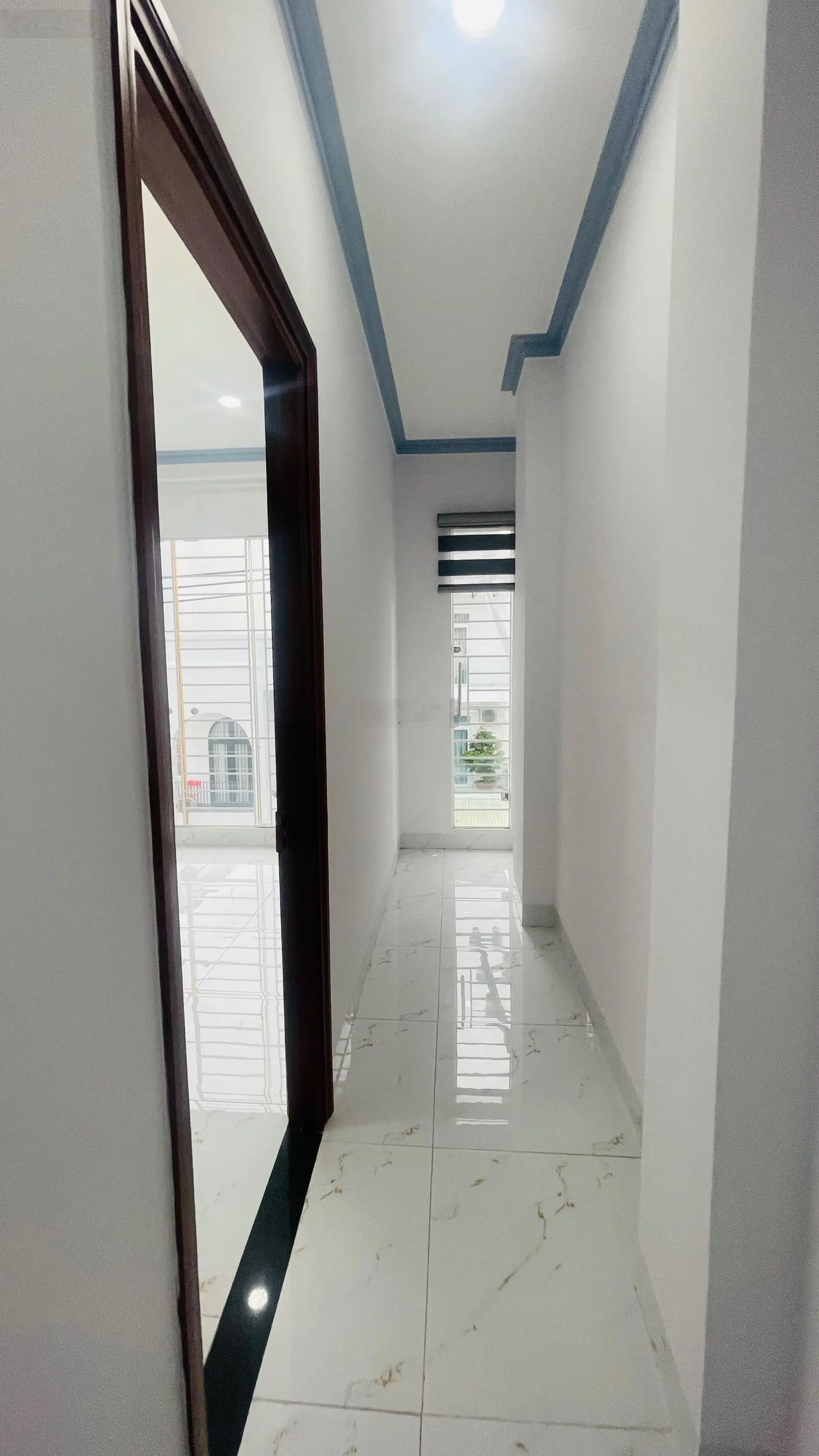 Hạ giá 400 triệu bán nhà mặt tiền đường rộng 13m - vừa ở vừa kinh doanh - cách biển chỉ 3 đi xe