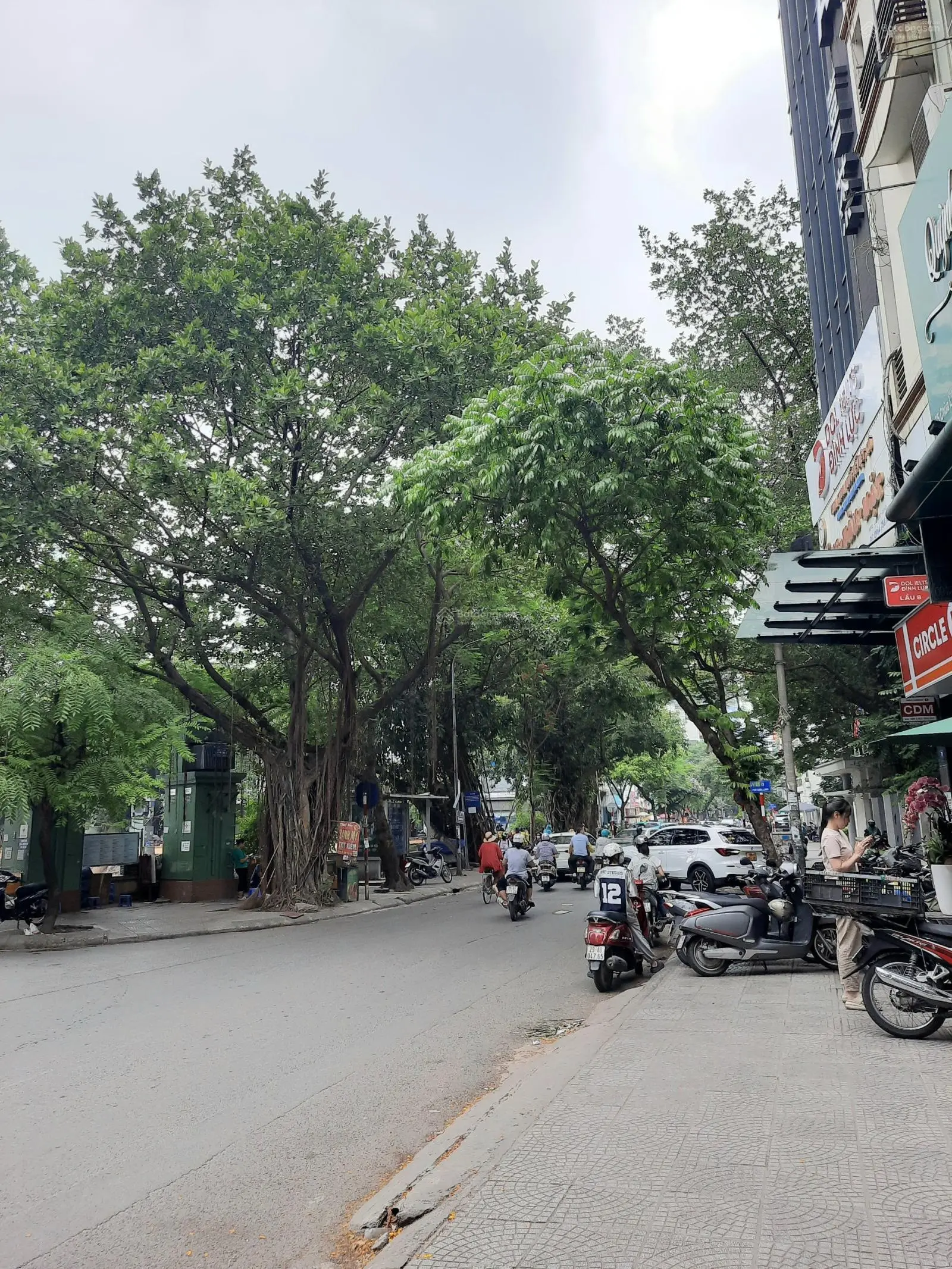 Bán nhà mặt phố Huỳnh Thúc Kháng, Đống Đa. Diện tích 123m2, 7 tầng, giá 70 tỷ