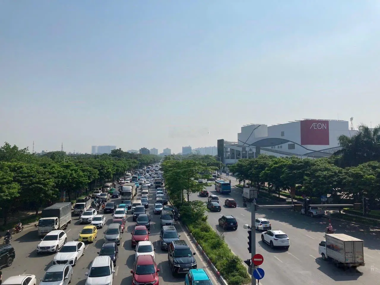 Bán nhà mặt phố Cổ Linh, vị trí đẹp gần ngay Aeon mall Long Biên, kinh doanh bất chấp.