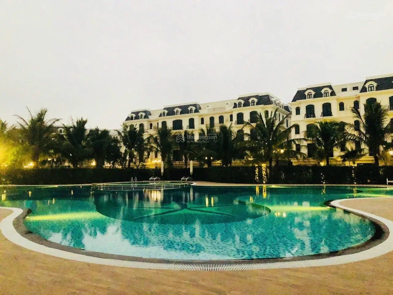 Bán shophouse vừa ở vừa kinh doanh 5 tầng 240m2 sàn tại VH Ocean Park 2 sẵn sổ đỏ giá 7,85 tỷ