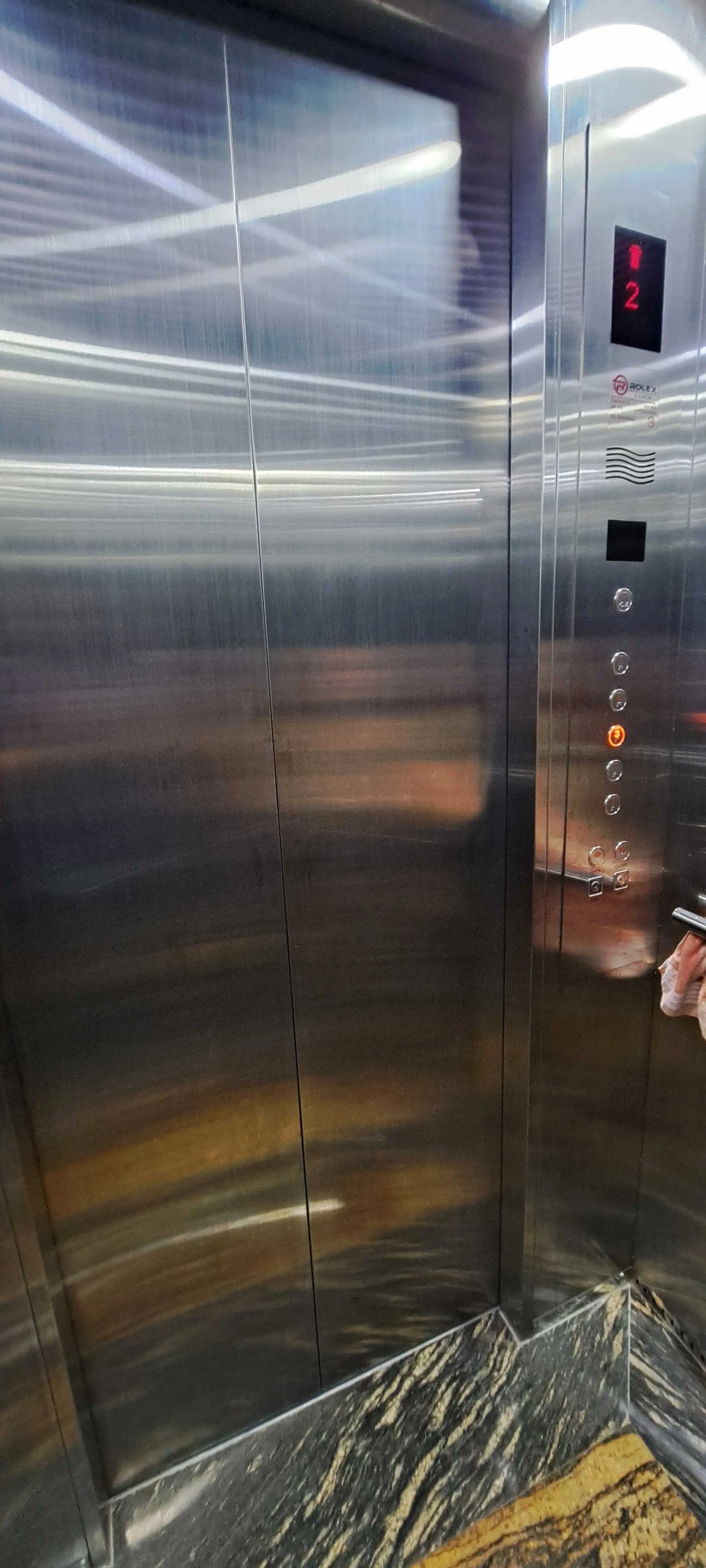 Cần bán nhanh nhà mặt phố Phú Xá,dt 130m2,mt 7m nở hậu đẹp, 6 tầng thang máy,giá 27 tỷ,nhà dân xây