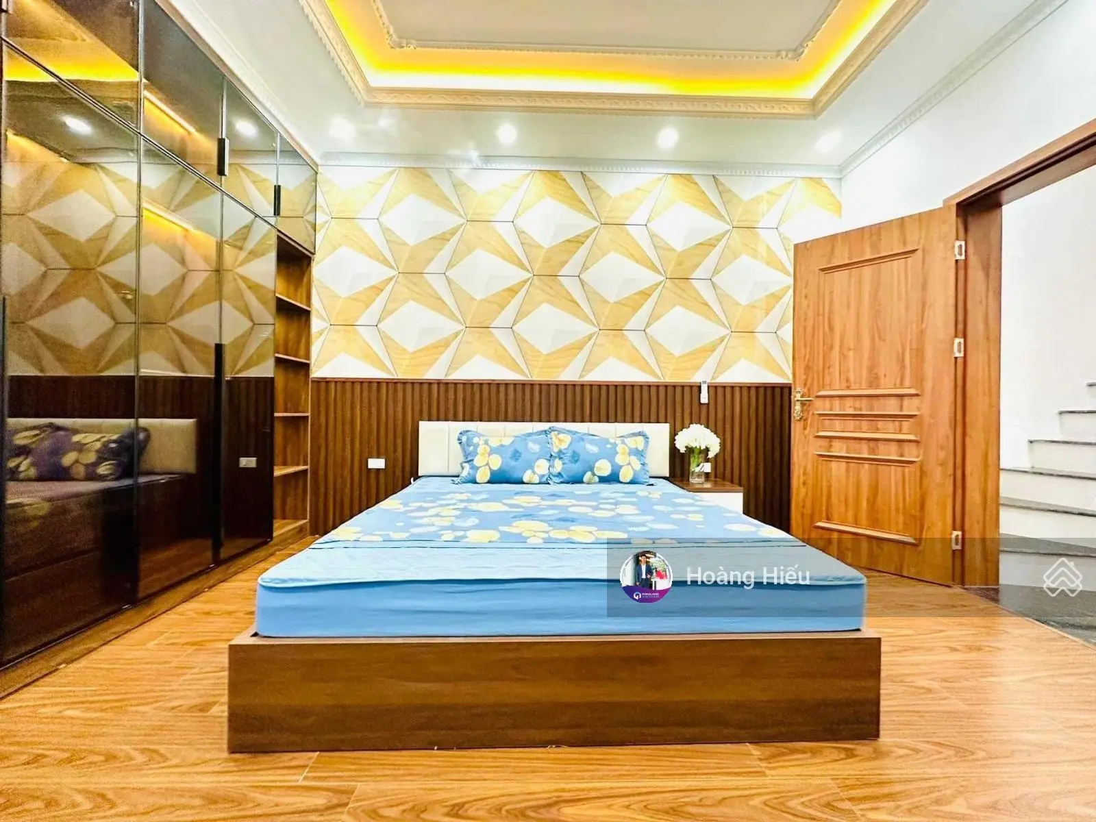 Bán nhà Cầu Giấy mới đẹp, 3 bước ra phố, oto đỗ cạnh nhà, lô góc 3 mặt thoáng, 46m2, 5T