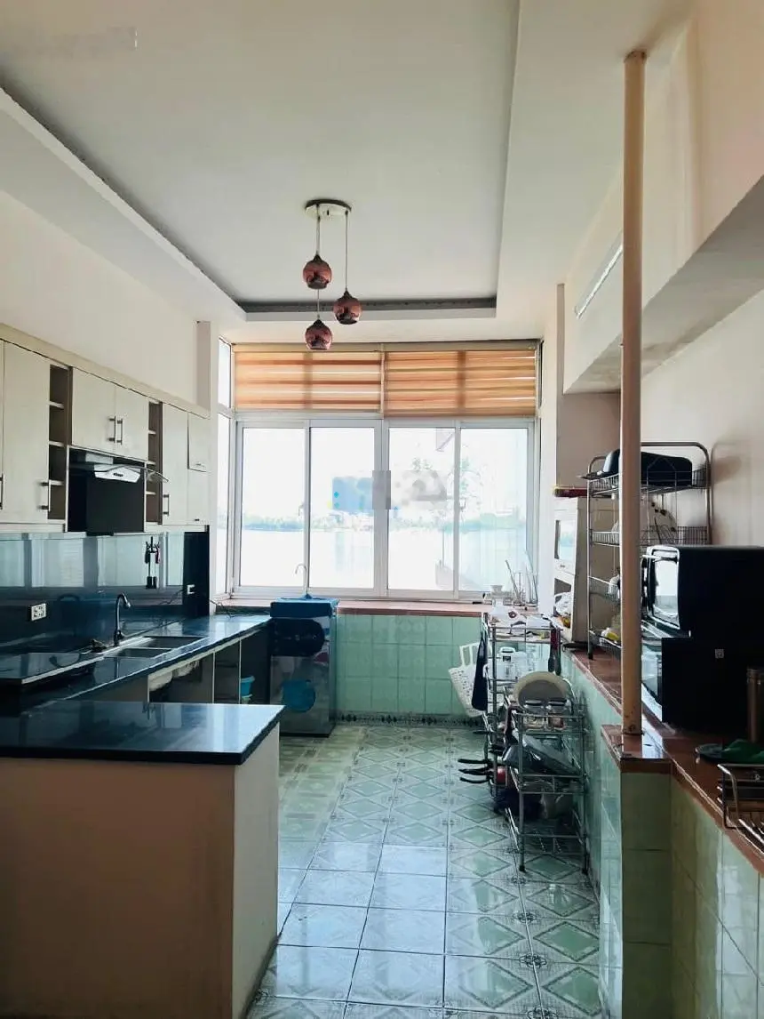 Bán nhà Nguyễn Đình Thi, Tây Hồ: 61m, 4 tầng, mặt tiền 4,5m giá 32 tỷ. View Hồ, 3 mặt thoáng.