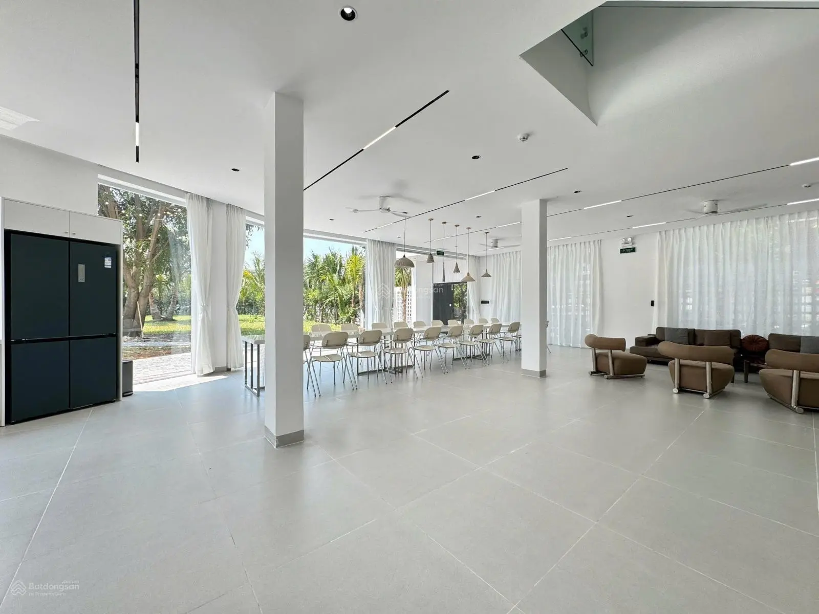 Siêu phẩm villa nghỉ dưỡng 3 MT 2600m2, mới, cạnh sông Hàn, công viên riêng, hồ bơi 50m2, full NT