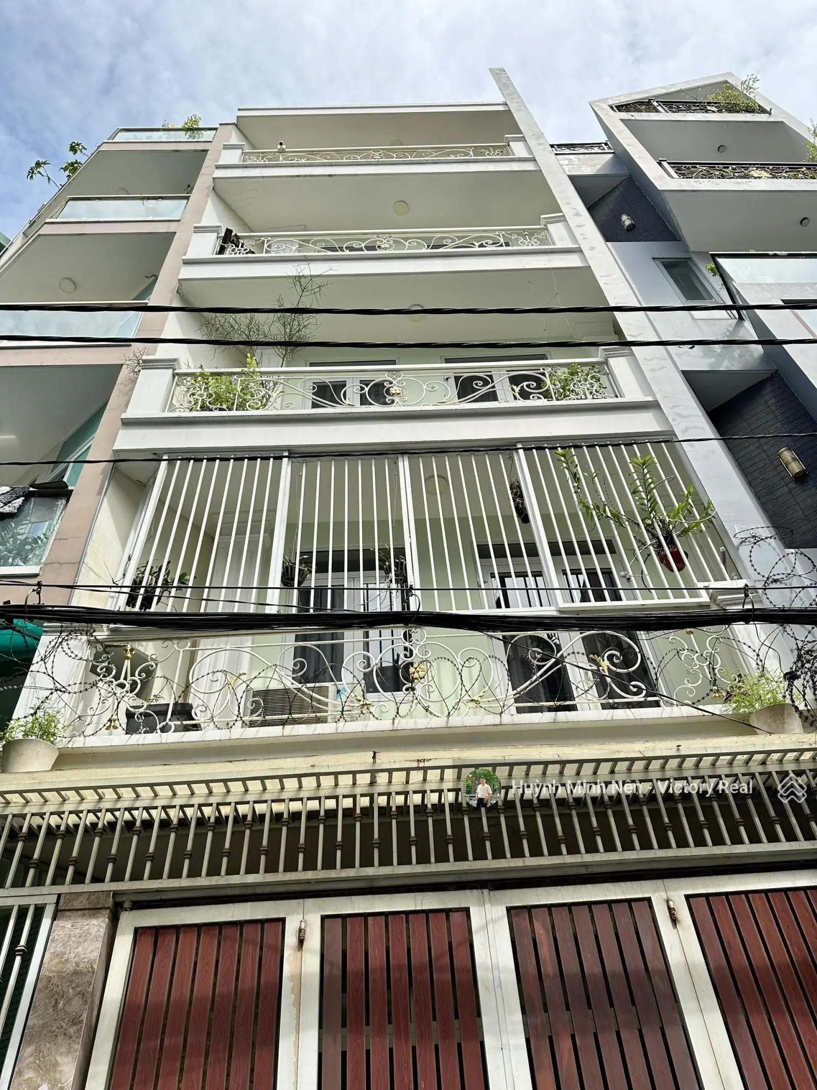 HOT ! Nhà Đẹp 4 Tầng Ở Ngay ! Hẻm 6m Nguyễn Phúc Chu-Ga T3 (4.4 x 10m ) giá rẻ chỉ 6.5 tỷ TL