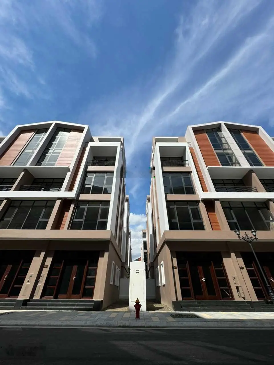 Hàng VIP! Mặt tiền rộng 4.5m LK Vịnh Thiên Đường cạnh vịnh biển 4 mùa chỉ 8.02tỷ. 0903 270 ***Zalo)