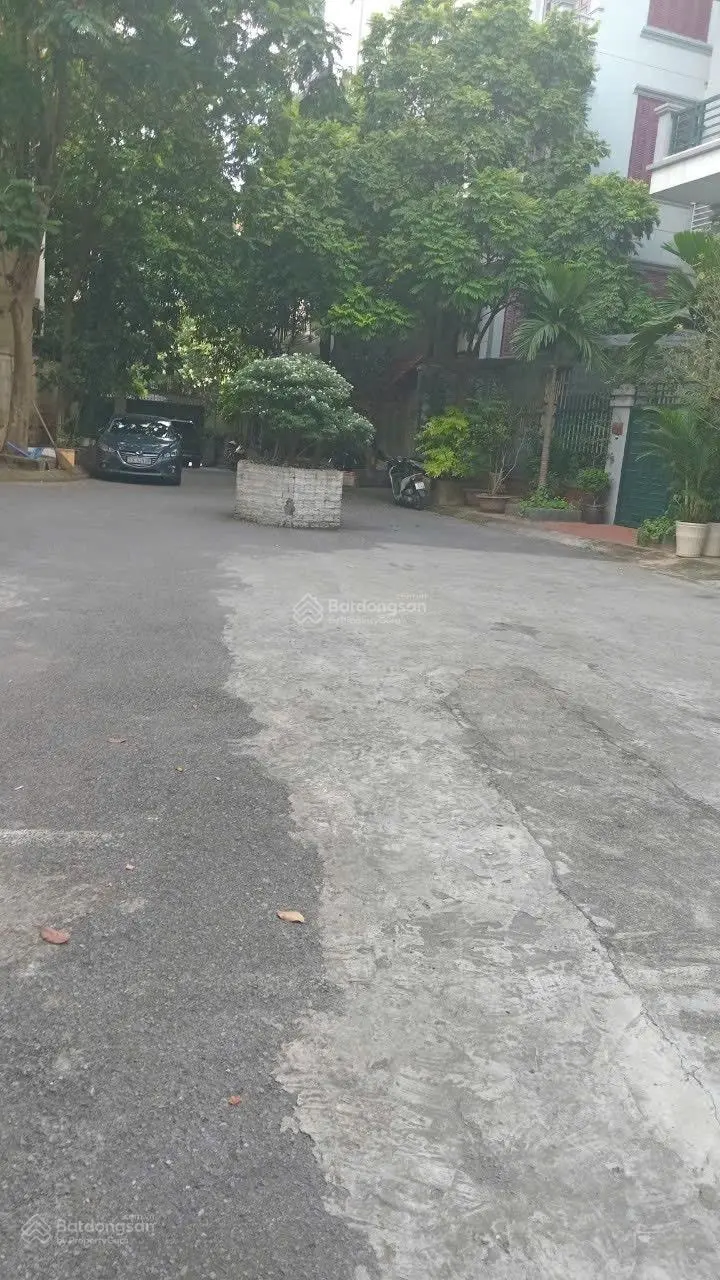 Bán nhà 2 mặt tiền, oto đánh võng trước cửa. Đốc Ngữ, Vĩnh Phúc, Ba Đình, Hà Nội