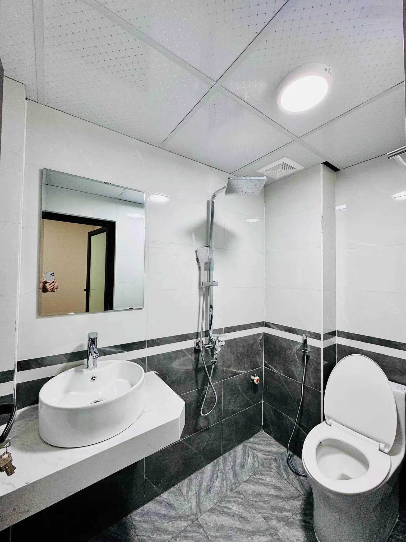 Bán nhà riêng tại Đại La, 5,8 tỷ, 30m2, 3PN, 4WC, Cách đường chính 100m, ngõ thông