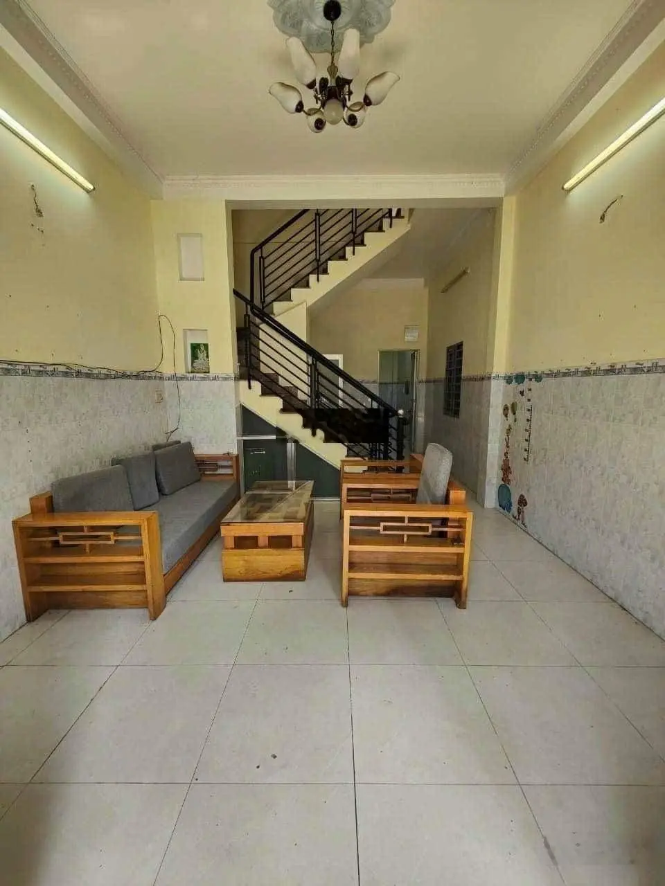 Tìm đâu xa khách ơi! Nhà rẻ HXH ngay Nguyễn Thiện Thuật, P2, Q3, 28.3m2, 1T 1L, SHR, giá 3,2 tỷ
