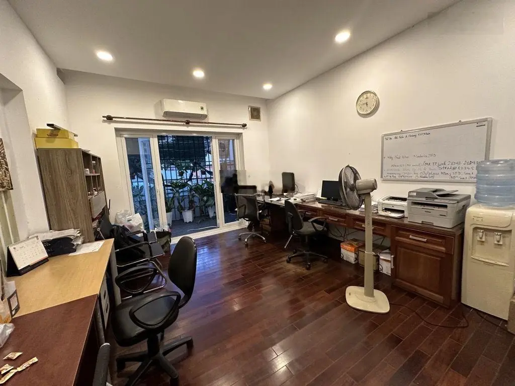 Nhà 3 tầng + sân thượng, mặt tiền đường Số 21, Tân Phong Quận 7, giá chỉ 13 tỷ