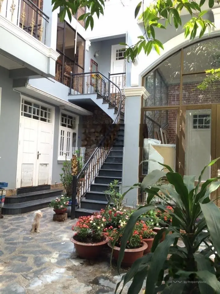[13 x 26] Biệt Thự sân vườn Quận 1
