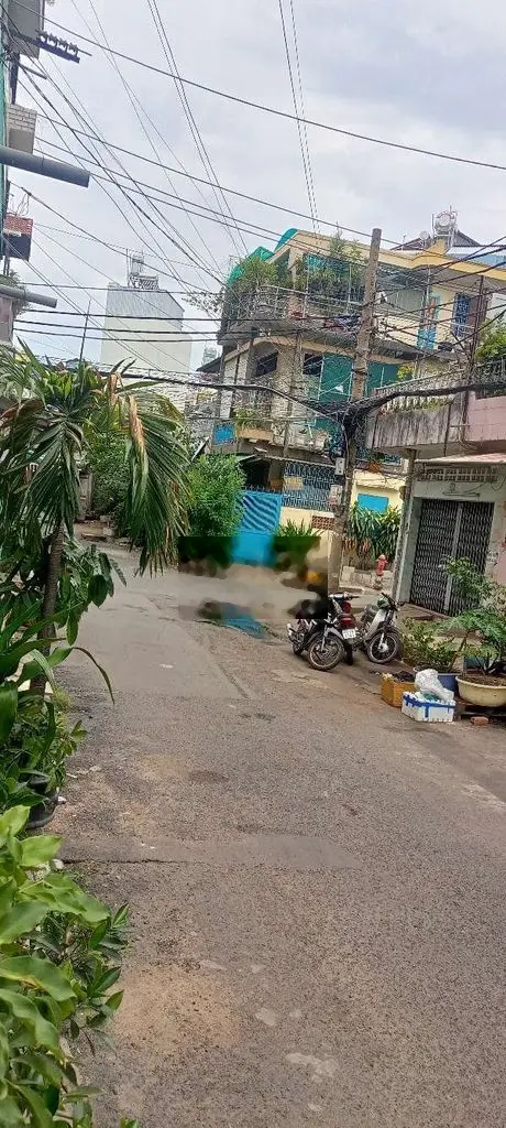 Bán nhà cũ đường 762 Hồng Bàng P1 Q11 giá rẻ hẽm xe tải 8m