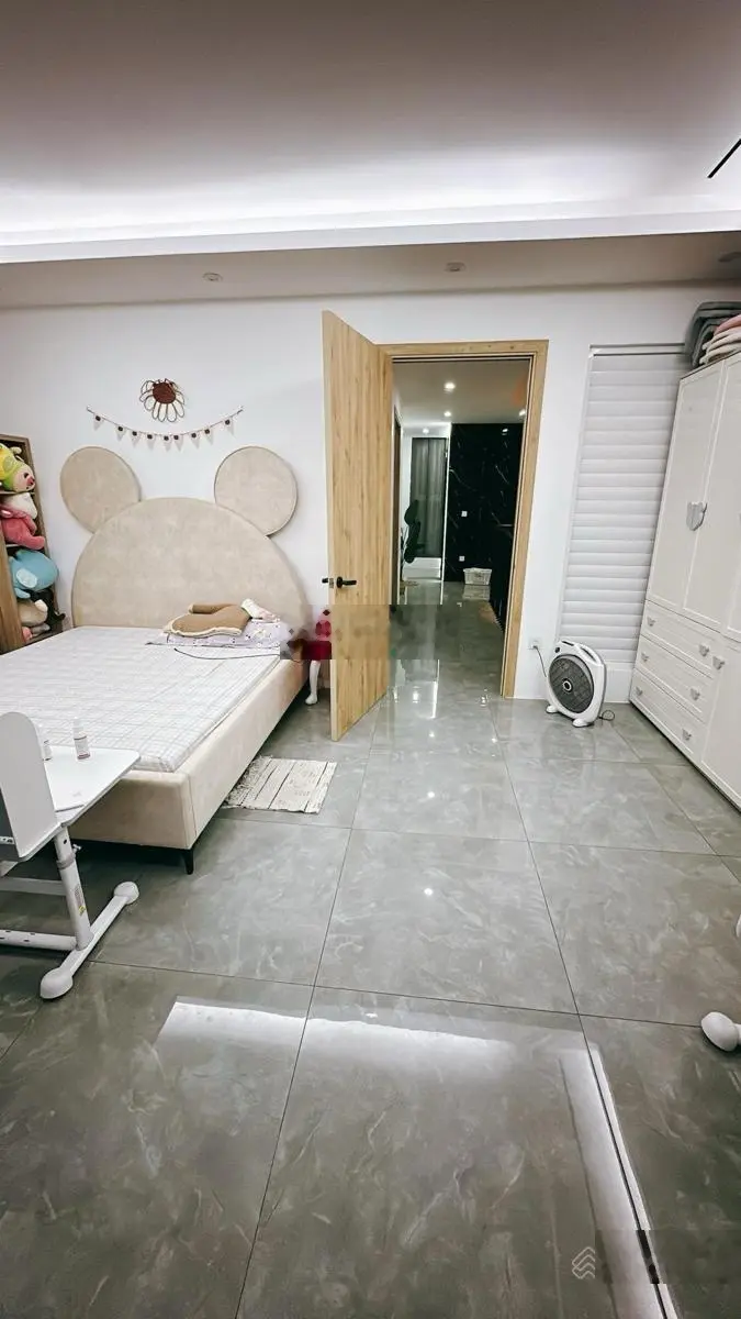 Bác Hùng nhà em cần bán gấp nhà phố Yên Lạc 80m2 6.5 tầng MT 6.1m giá 26.5tỷ, vỉa hè ô tô tránh