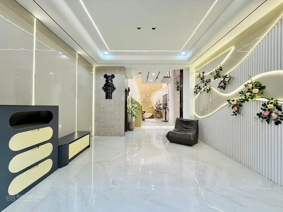 Nhà khu Vip đường Lê Thị Hồng | DT: 40m2 | đường vào nhà 5m, cạnh trường mầm non Anh Đào