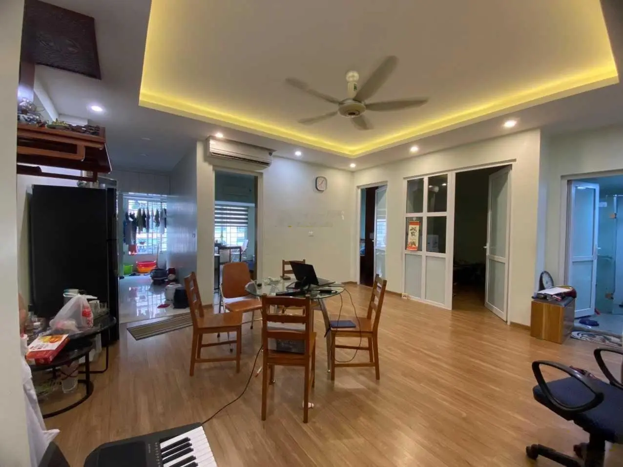 Chính chủ bán căn 3 phòng ngủ 90m2 giá hơn 4 tỷ. Nội thất đẹp