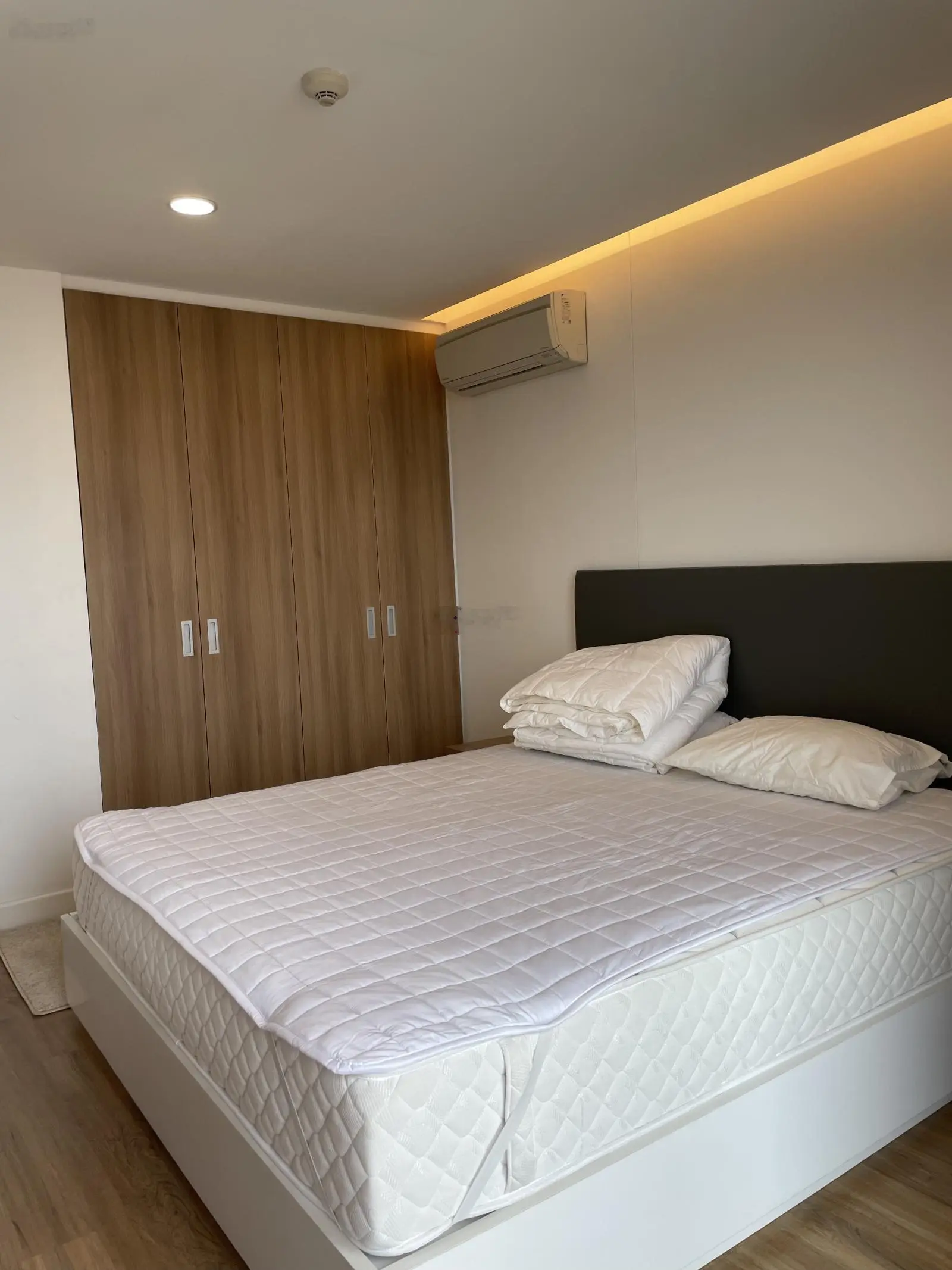 Bán căn hộ Republic Plaza - 52m2 1PN - 1WC, nội thất full - giá 2.1tỷ. LH: 0906 662 ***