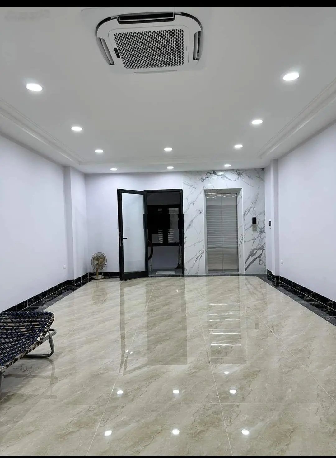 Chính chủ gửi bán nhà Nguyễn Thị Định diện tích 60m, 6tầng thang máy nhà mới koong