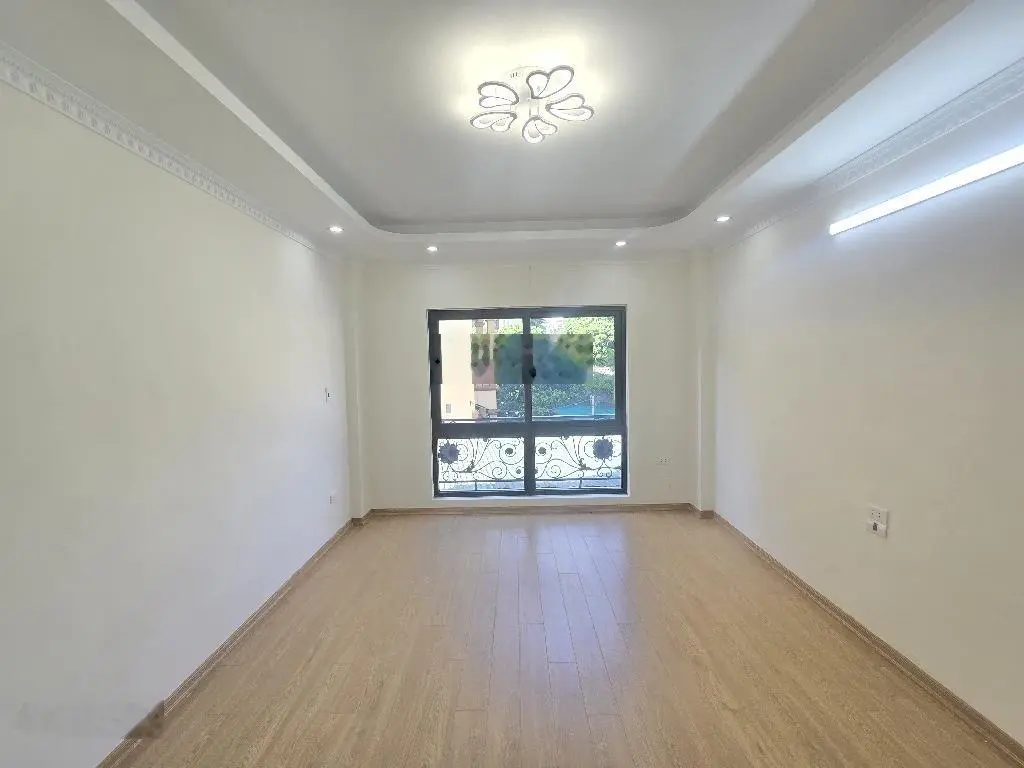 Nhà Nguyễn Khoái mới coong ngõ ô tô đỗ cửa