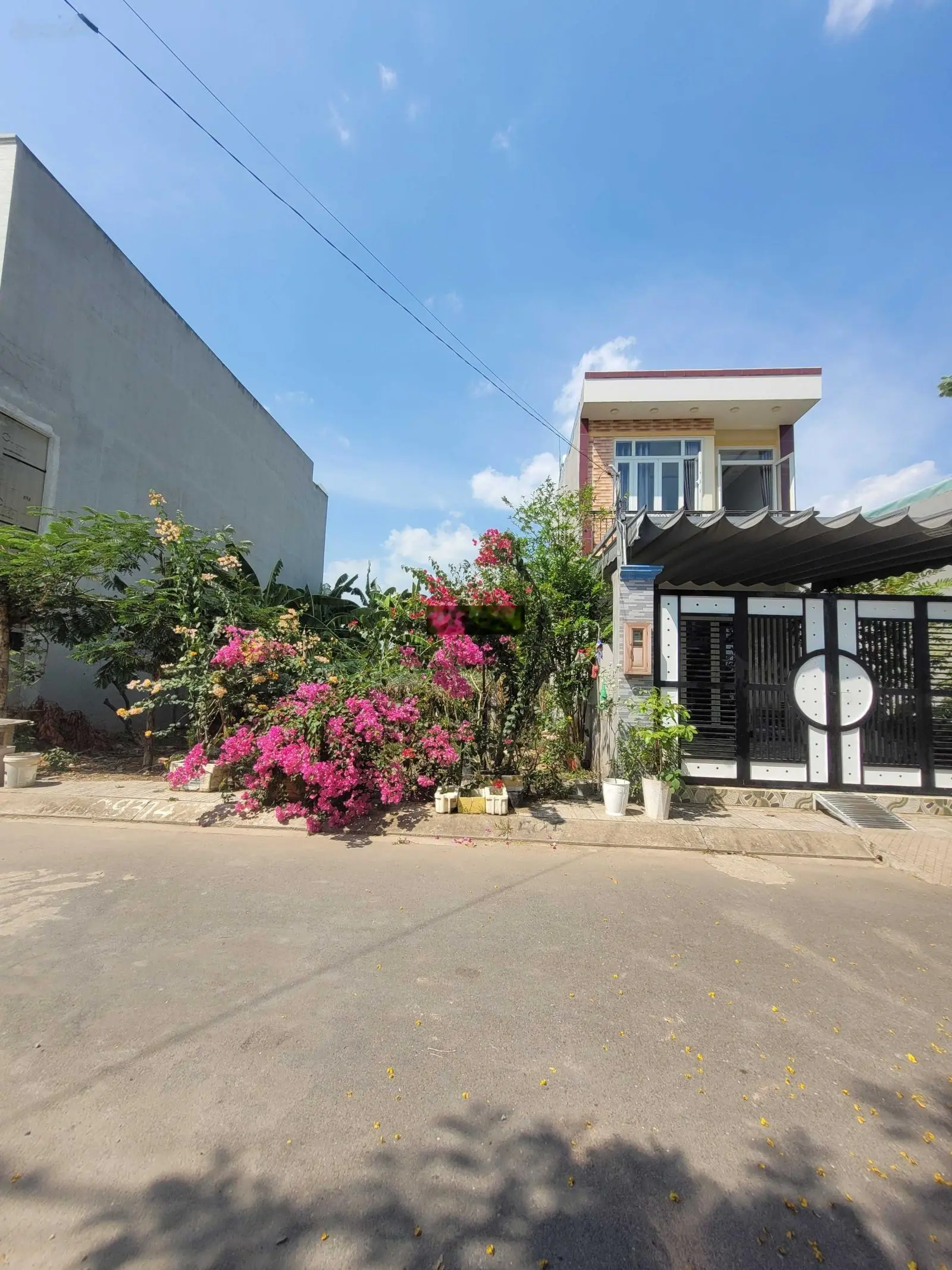 Kẹt tiền bán lô đất đường Trường Lưu, đối diện Cetana Điền Phúc Thành, gần chợ Long Trường, Q9