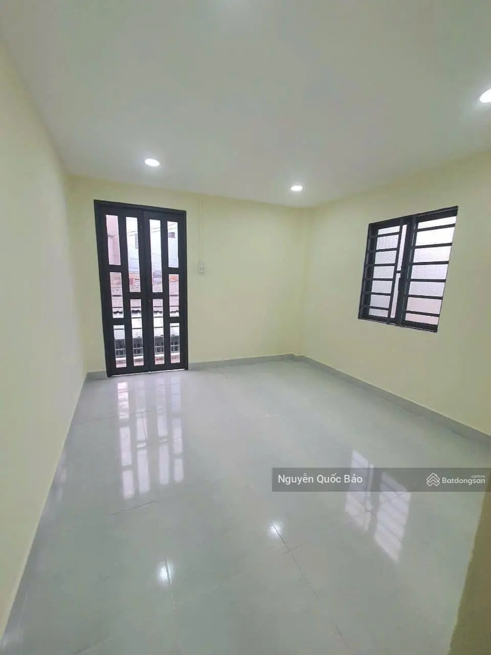 Nhà ngộp ngay gần ngã tư Trung Chánh ngay mặt đường Tô Ký 12 65m2 đang cho thuê 4tr/tháng. SHR