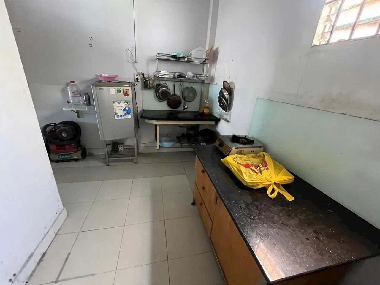 HÓT HÓT. Giá3,5tỷ). Dt:72,2m2 BÁN GẤP TRONG TUẦN. Nhà cấp bốn hẻm đường 339 pLB .Q 9