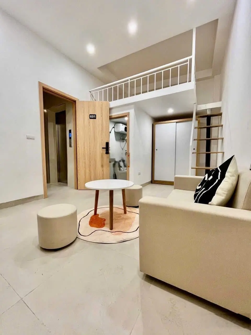 Bán gấp tòa CC mini phố Thái Thịnh, diện tích: 248m2, 8 tầng, doanh thu khủng, 68 phòng khép kín