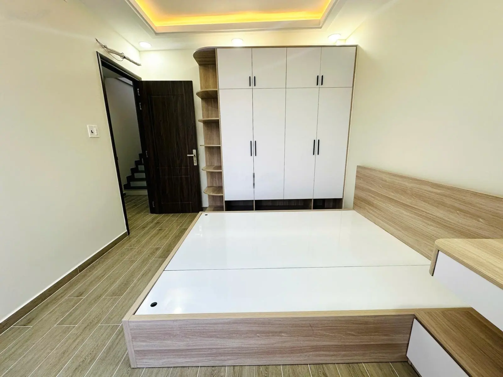 NHÀ XÂY MỚI 4 TẦNG SÁT MẶT TIỀN - Nguyễn Lâm. P7. Q PHÚ NHUẬN, DT 36m2, 3 lầu 4pn, giá 5 tỷ 990 tl