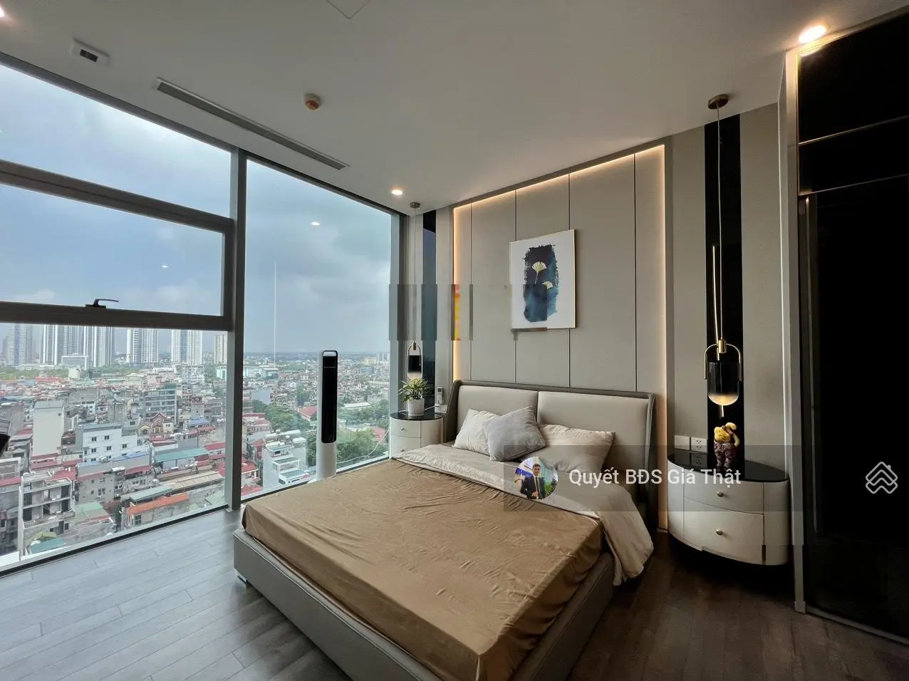(Giá thật) chính chủ bán căn 82m2 2PN + 2WC view Hồ Tây cực đẹp giá chỉ 11 tỷ cc D'. Le Roi Soleil