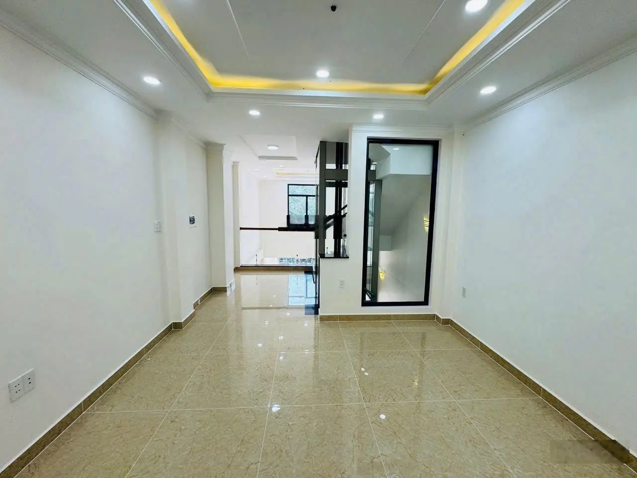 11,3 tỷ nhà 6 tầng có thang máy đường 10 m gần vạn phúc hiệp binh Phước thủ Đức