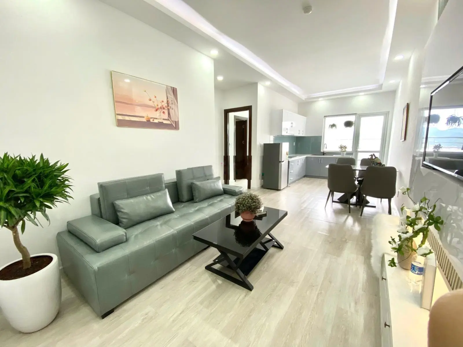 Rẻ hơn thị trường hẳn 100 tr - bán căn hộ 2 phòng ngủ view biển 3724 OC1A hàng siêu hiếm siêu hot