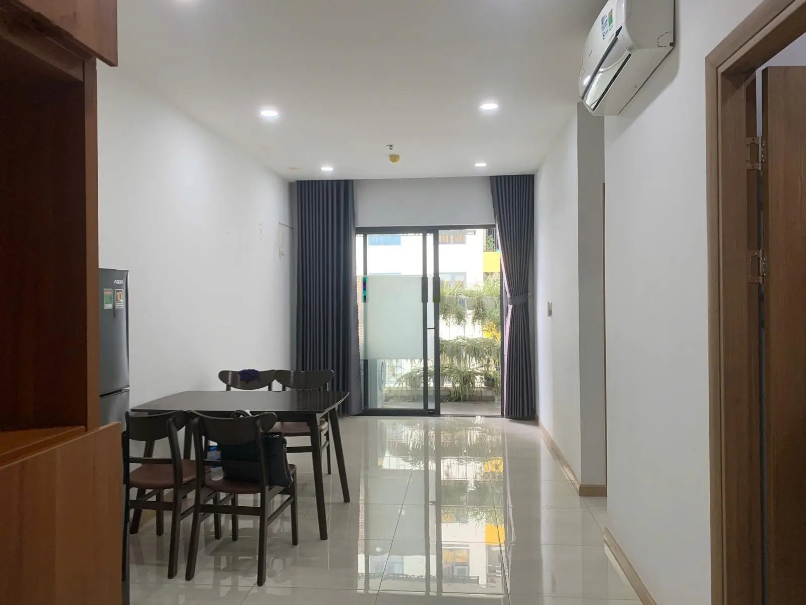 Chủ ngộp bank 800tr bán gấp - Bcons Green View 2pn - 2wc 51m chỉ 1 tỷ 600tr.