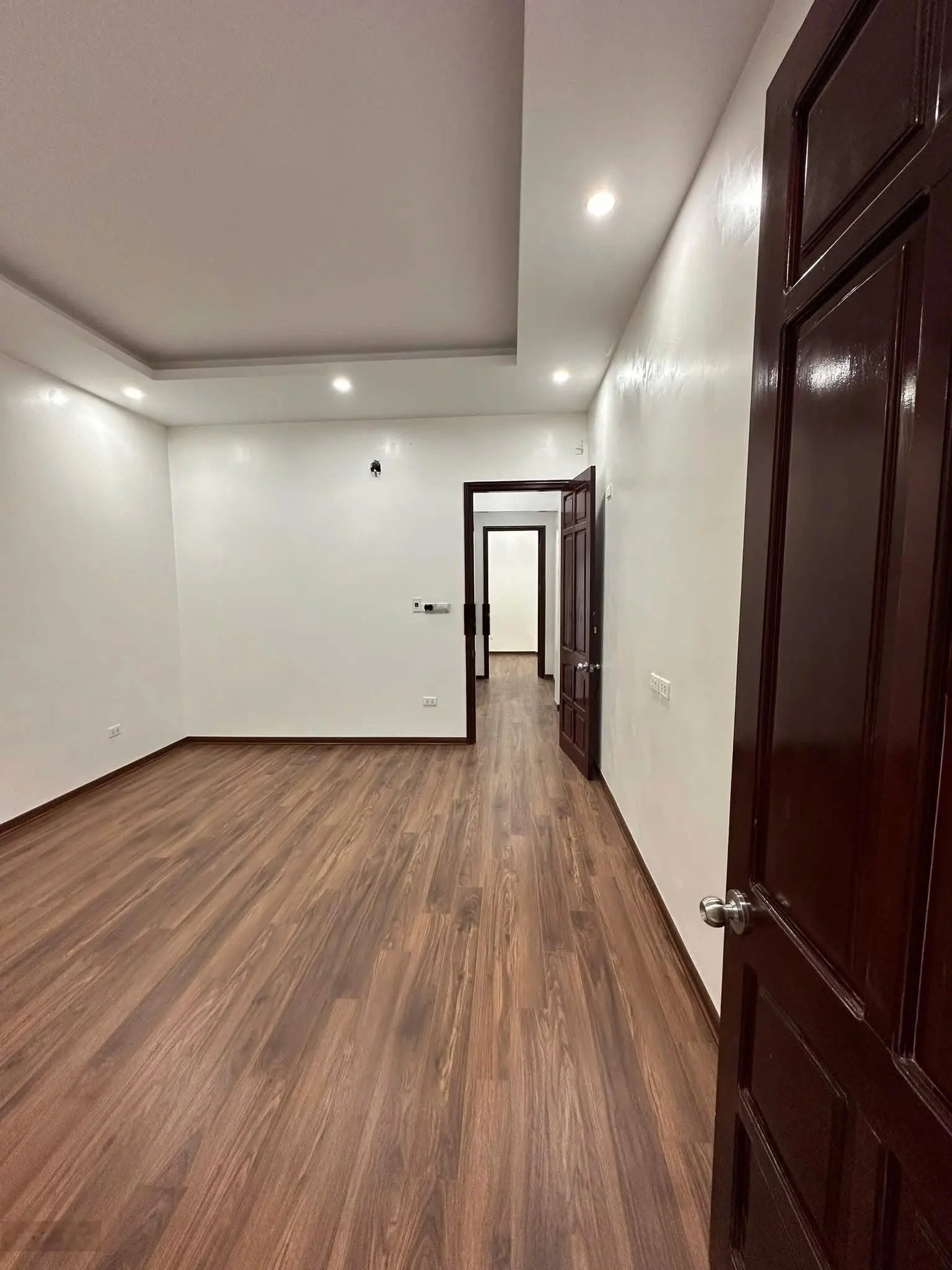 Bán nhanh bán gấp nhà phố văn cao thuỵ khuê tây hồ 50m 5 tầng nhỉnh 10 tỷ view hồ sát phố