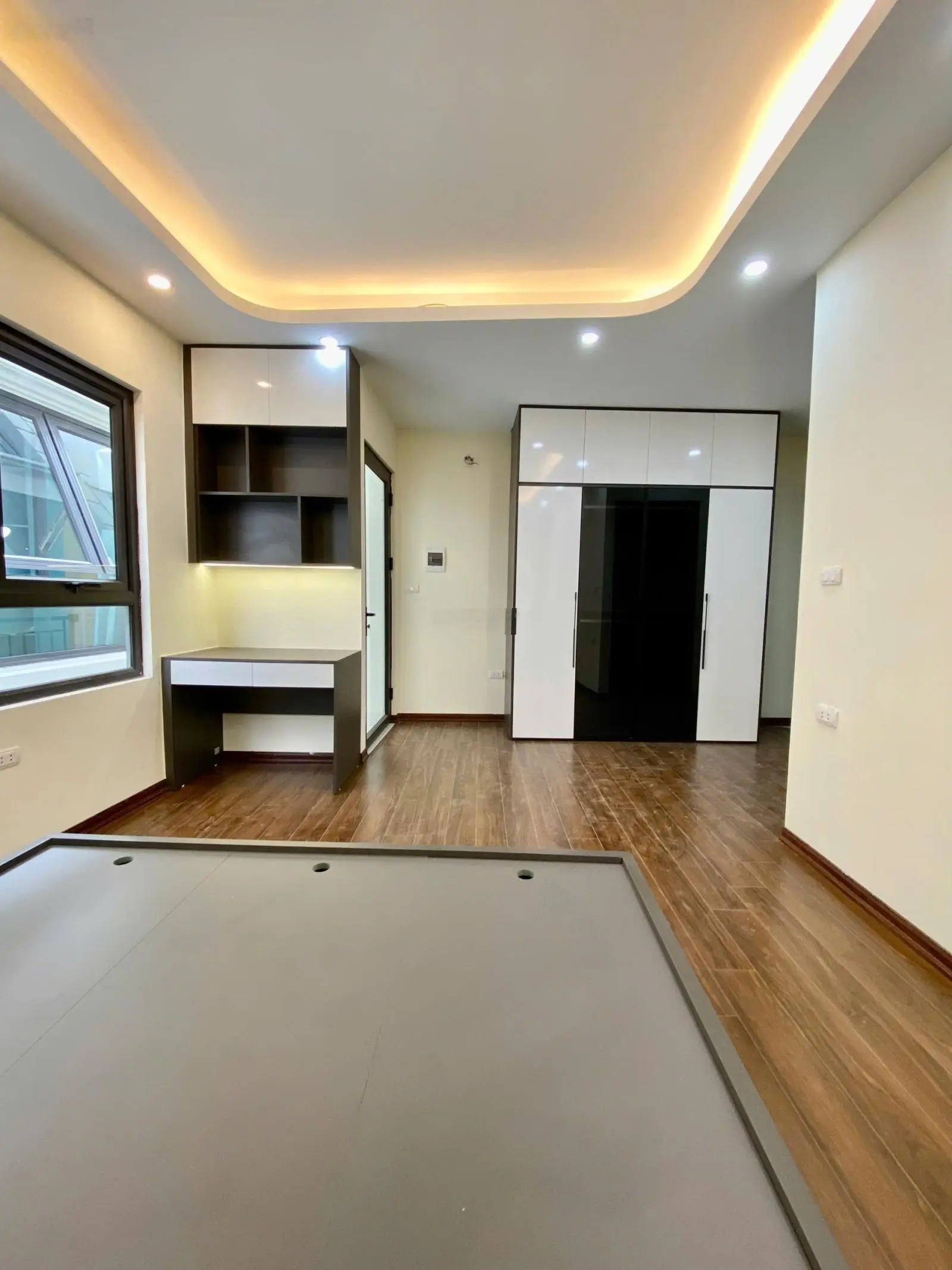 Bán nhà đẹp cầu thang máy full nội thất bồ đề long biên hà nội