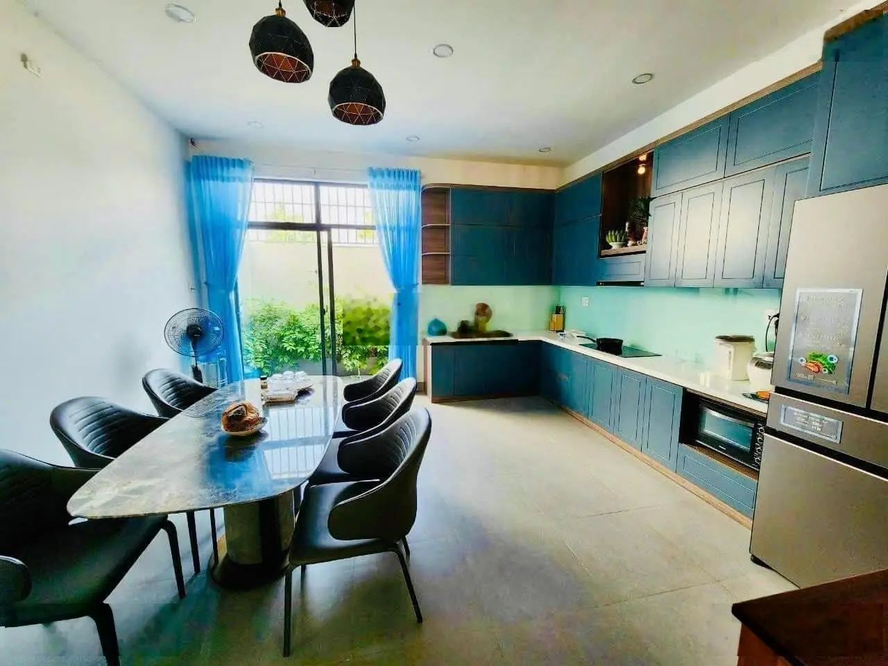 Nhà đẹp 3 tầng KĐT Hà Quang 2 - 100m2 đầy đủ nội thất sang trọng - giá chỉ 6 tỷ 980 triệu