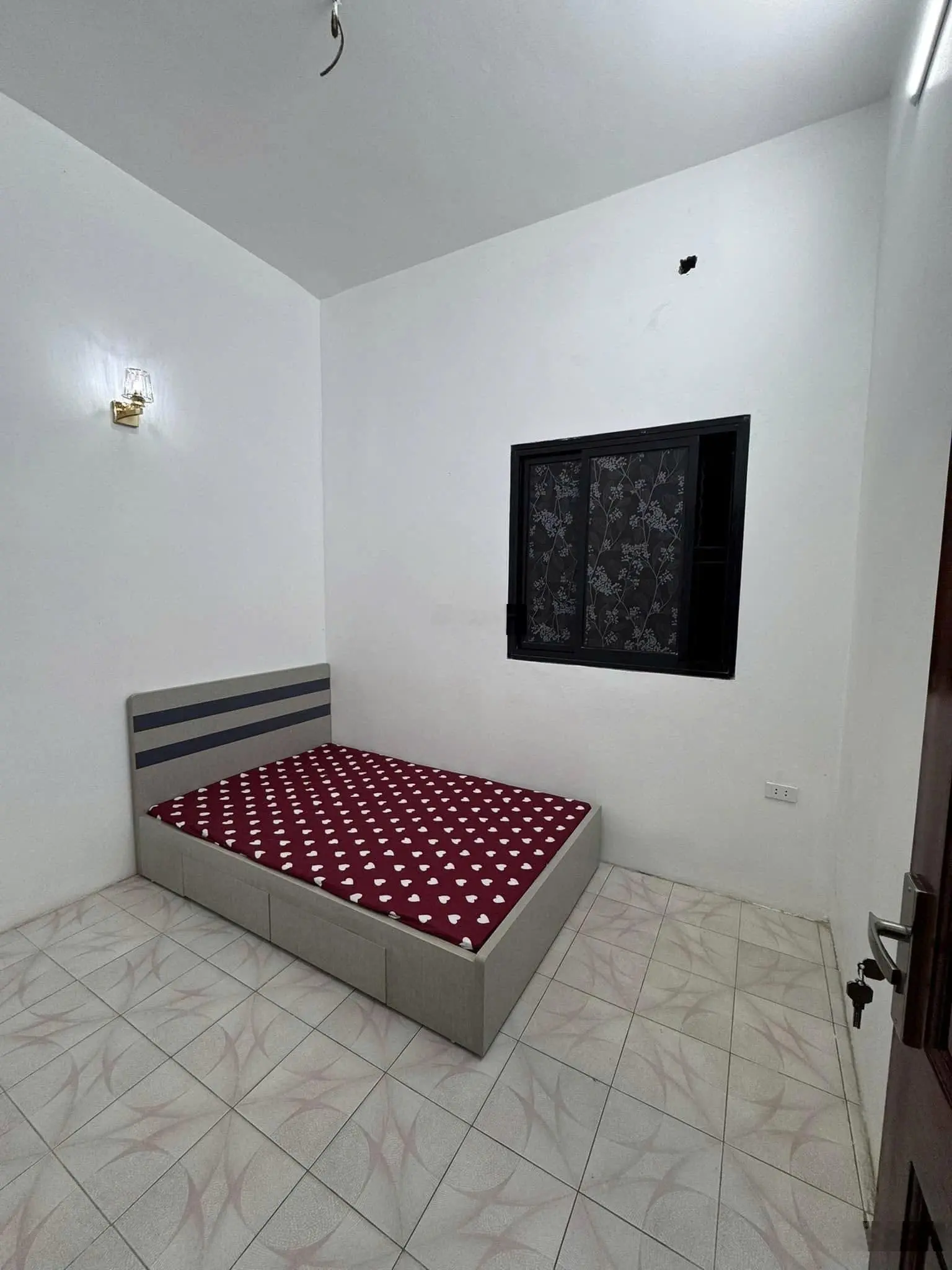 Bán nhà riêng 4 tầng mời đẹp tại đường Láng, Đống Đa, 6,4 tỷ, 32m2, 4PN + 3WC + bếp, giá cực chất