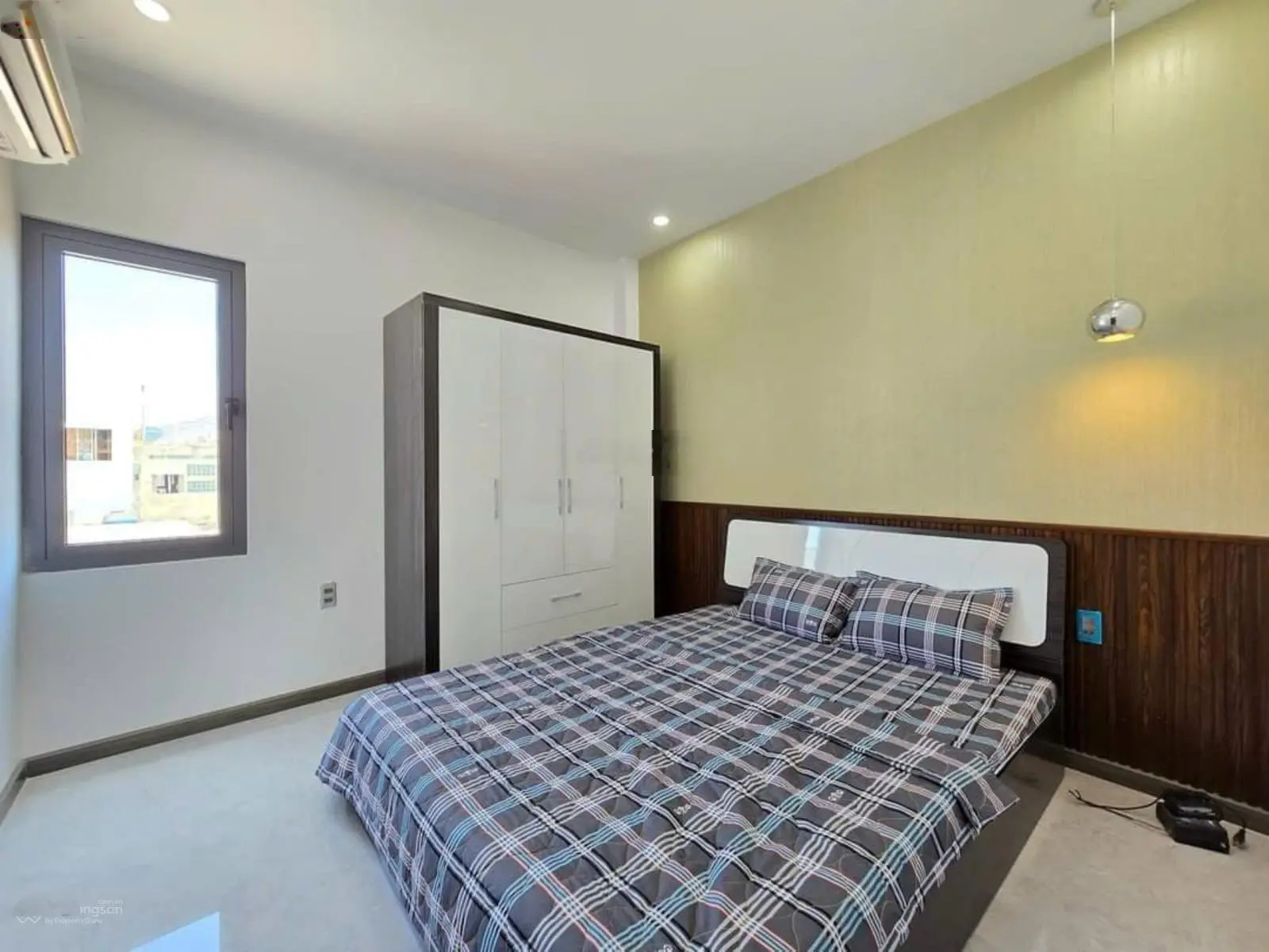 Bán gấp nhà Phạm Thế Hiển, P. 4, Q. 8 diện tích lớn 85m2. Đang cho thuê 28 triệu. Sổ hồng riêng