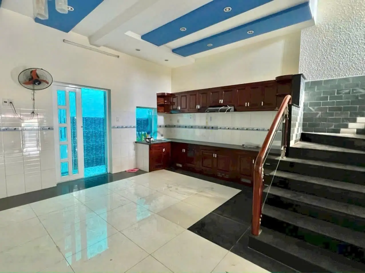 Bán nhà ngay mặt tiền đường Thạnh Mỹ Lợi Q2