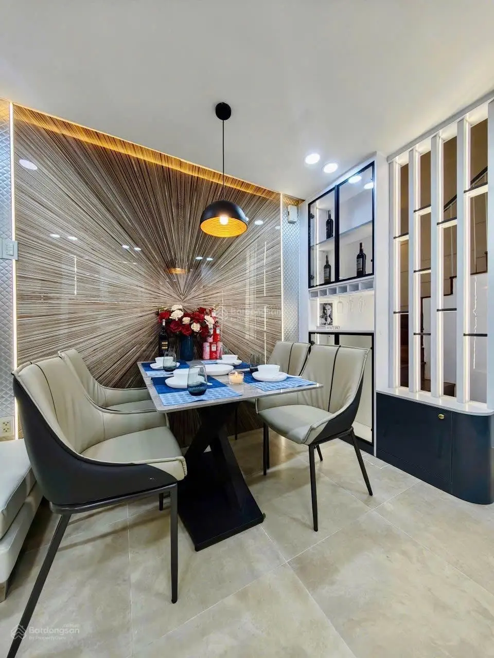Bán nhà 3 tầng Phan Xích Long, kết cấu đep, hẻm thông giá 6,95 tỷ
