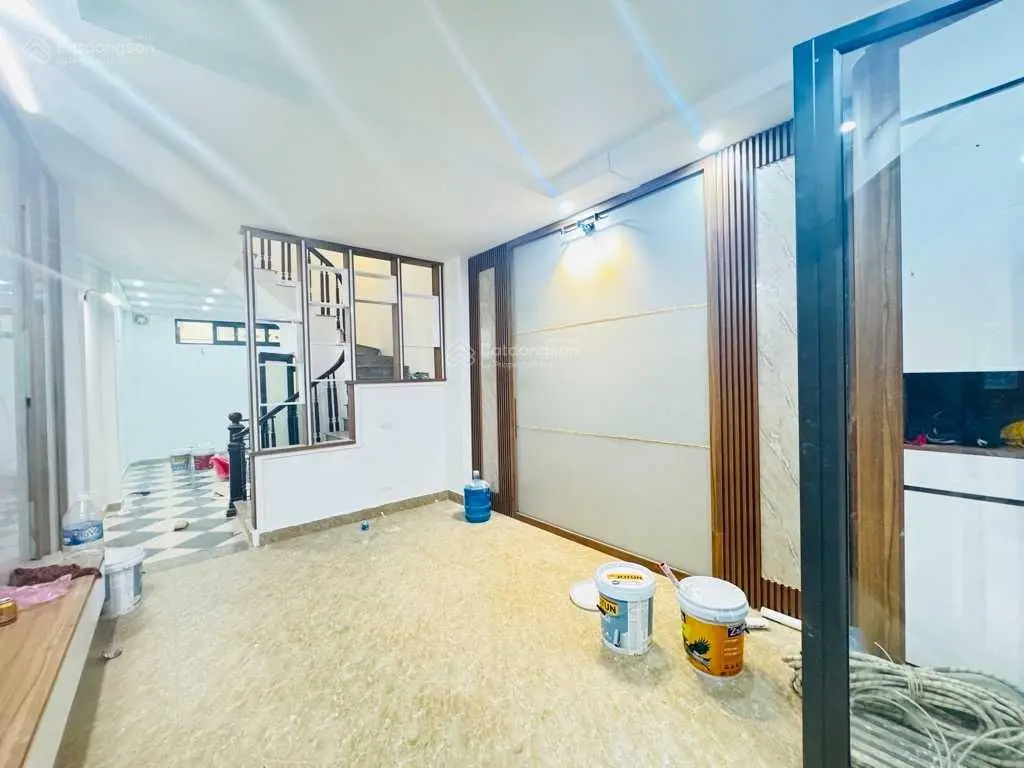 Bán nhà mặt đường nhựa ô tô, trục chính làng, có thể kinh doanh buôn bán tạp hóa, spa, móng mi