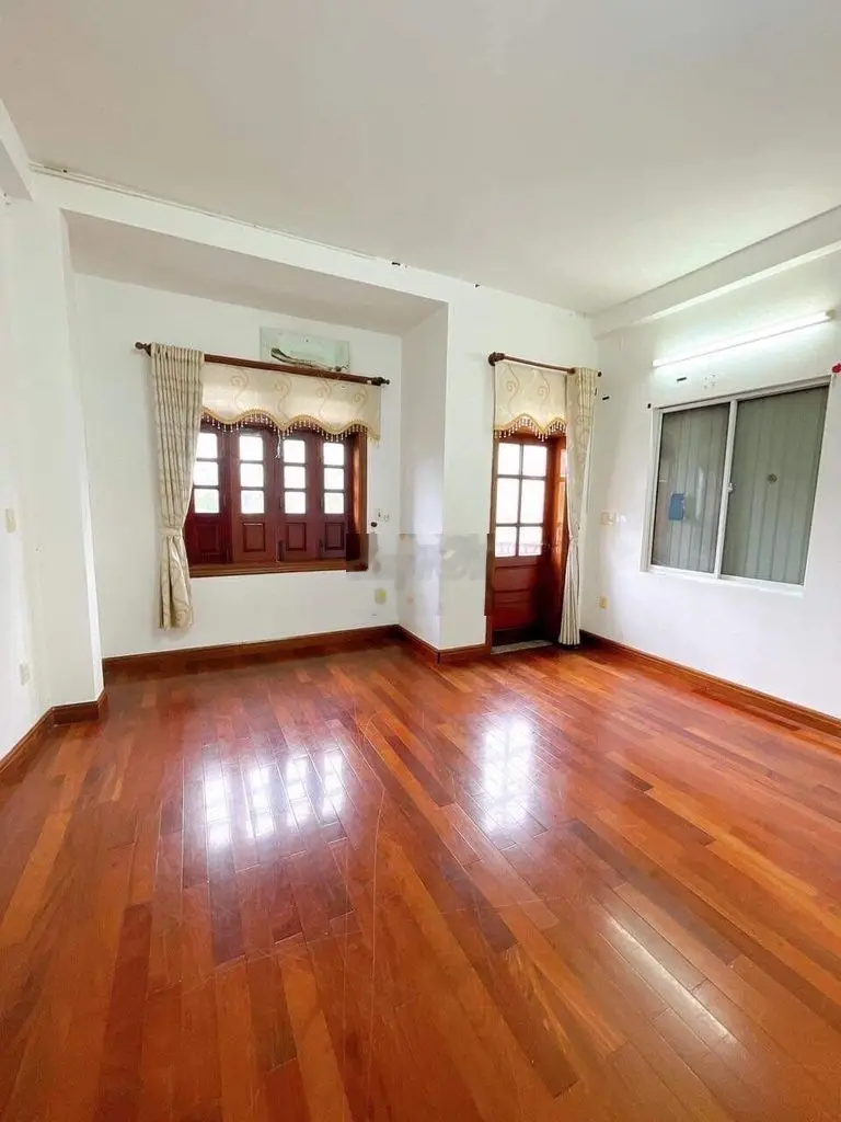 CHÍNH CHỦ BÁ.N NHANH NHÀ 3 TẦNG FULL NỘI THẤT TTTP LÊ DUẨN NHỈNH 2TY