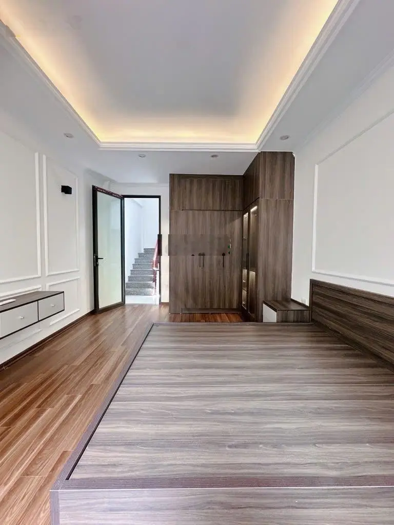 Chính chủ cần bán nhà 5 tầng full nội thất vip ngõ 264 ngọc thuỵ.