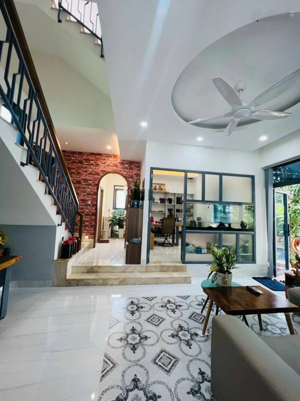 Bán Nhà Phố Liền Kề Tại Bưng Ông Thoàn, 13,868 tỷ, 94m2, 3 Tầng BTCT gồm 4PN, 4WC, pháp lý đầy đủ.